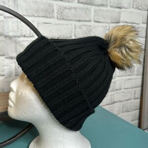 Black Chunky Knit Winter Beanie Hat Faux Fur Pom Pom